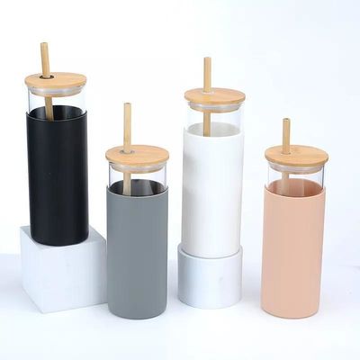 comprare Disegno riutilizzabile 20oz 17oz Bottiglia d'acqua Residenziale di vetro Succo Tumbler Bottiglia di bevande di vetro Con manica di silicone Eco-friendly Stile online manufacture