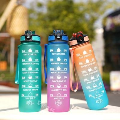 comprare Bottiglia d'acqua sportiva portatile impermeabile da 32 oz Bottiglia d'acqua riutilizzabile con marcatore di tempo motivazionale e cintura da portabile Disegno umanizzato senza tossici online manufacture