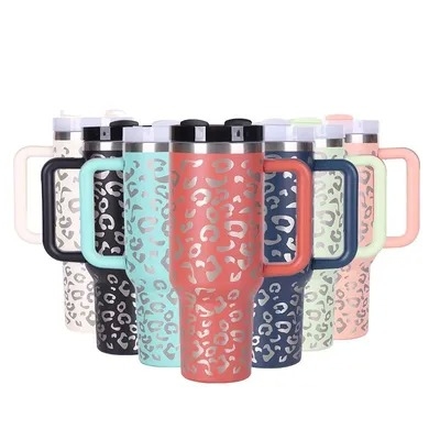 comprare Eco Friendly 40 Oz Tumbler in acciaio inossidabile con manico isolato Simple Modern Leopard Tumbler 1200ml Portatile Grande capacità si adatta alla maggior parte dei portabicchieri auto fabbricazione online