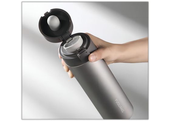 500 ml Bottiglia di acqua di titanio leggera Resistente al calore per il ciclismo Campeggio all'aperto Bottiglia d'acqua metallica con coperchio sigillato per prevenire le perdite Facile da trasportare