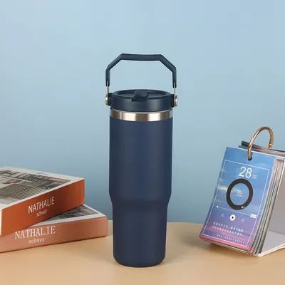 30oz Acciaio inossidabile Tumbler Vaso Isolato Bottiglia d'Acqua Per Casa Ufficio O Auto Coppa Riutilizzabile Con Straw resistente alle perdite Flip Cold Per 12 Ore O Gelato Per 2 Giorni