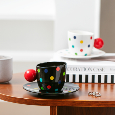 Tazze e piatti in ceramica creativa, colorati a pois, tazze da caffè, tazze da ufficio dall'aspetto elegante, tazze per la casa per coppie